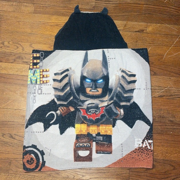 •LEGO•BATMAN BUNKER LEGO CHARACTER HOODED AND HAND CUFF WRAP AROUND TOWEL EUC - Picture 11 of 11
